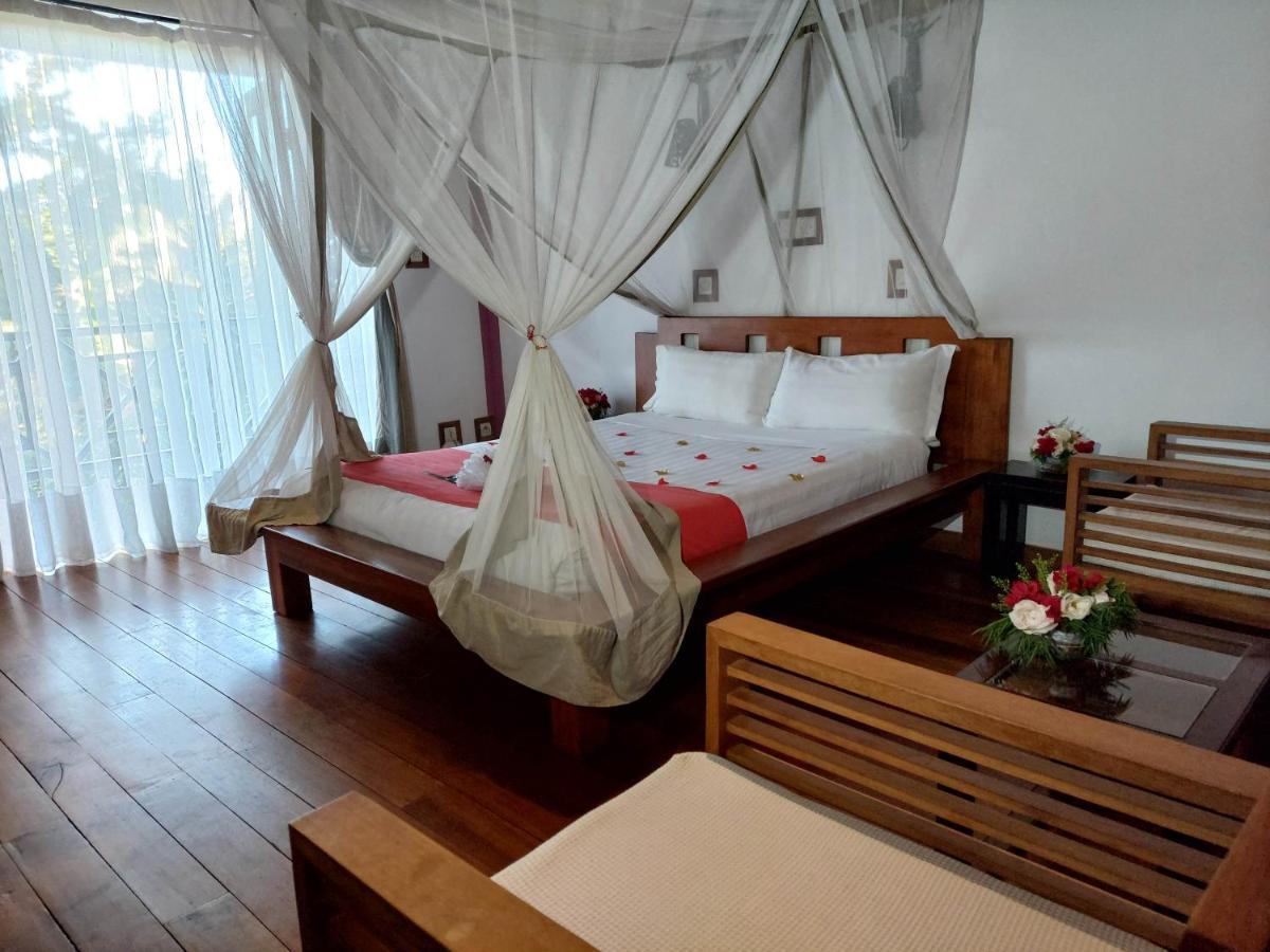 Island Continent Hotel Ivato  Bagian luar foto