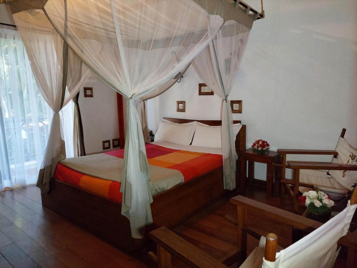 Island Continent Hotel Ivato  Bagian luar foto