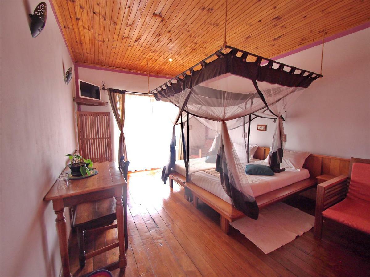 Island Continent Hotel Ivato  Bagian luar foto