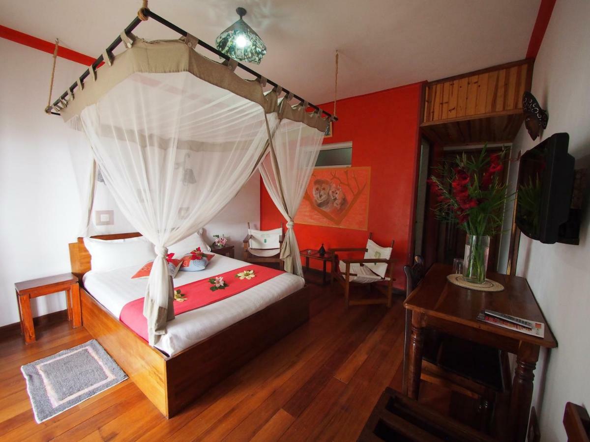 Island Continent Hotel Ivato  Bagian luar foto